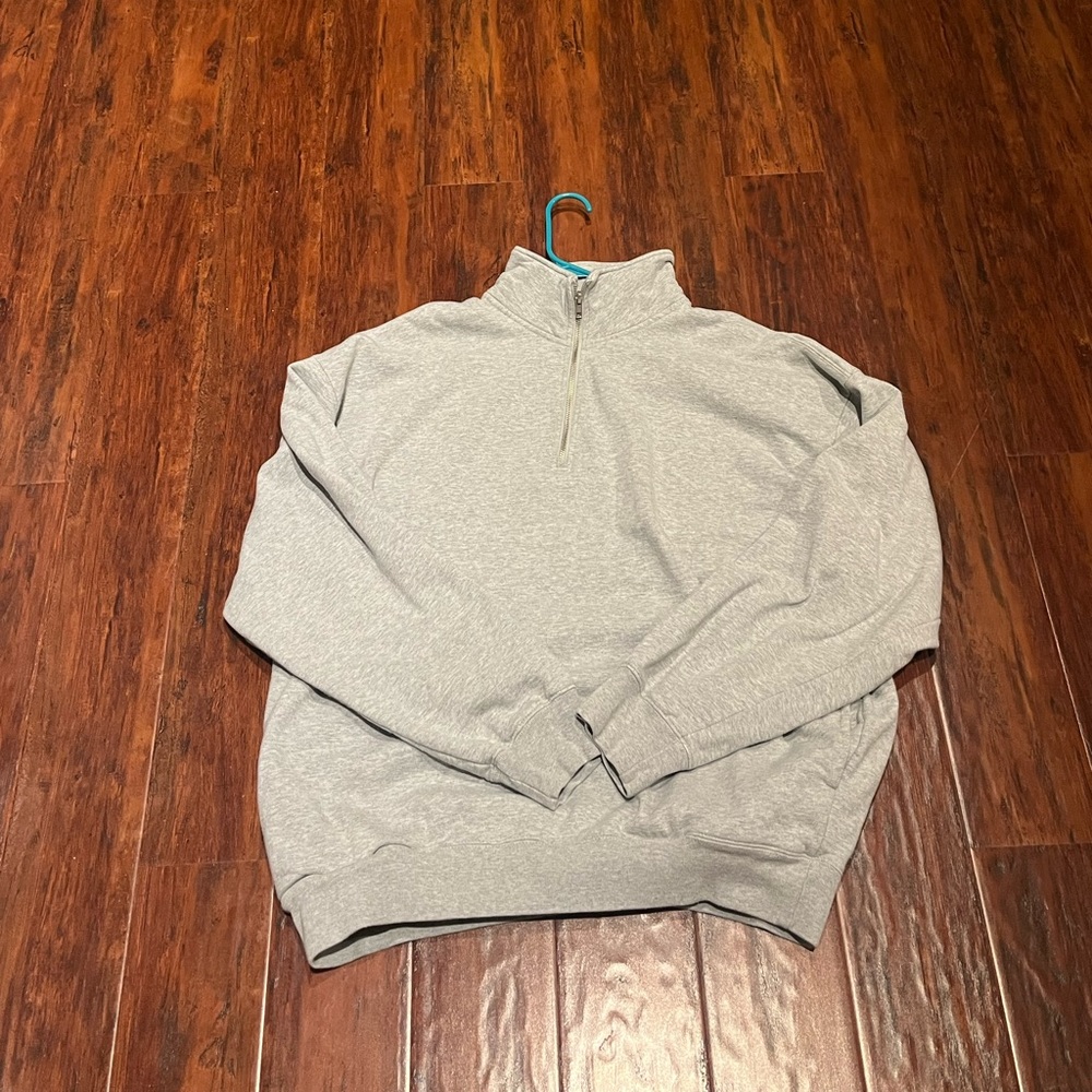 NWOT Brandy Melville Sweatshirt